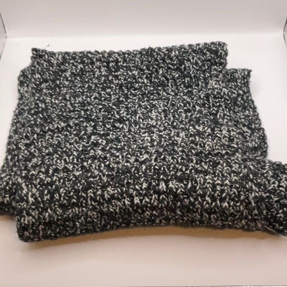 Black & White Knit Scarf 6 Ft! - Picture 1 of 3